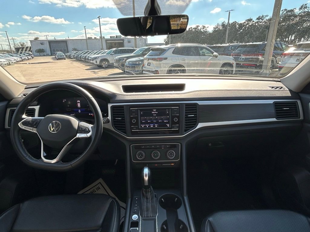 Certified 2022 Volkswagen Atlas SE image 11
