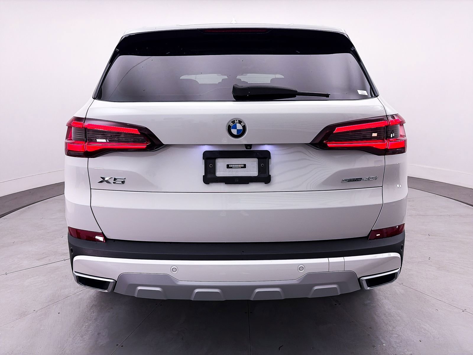 Used 2022 BMW X5 sDrive40i w/ Parking Assistance Package RWD image 14