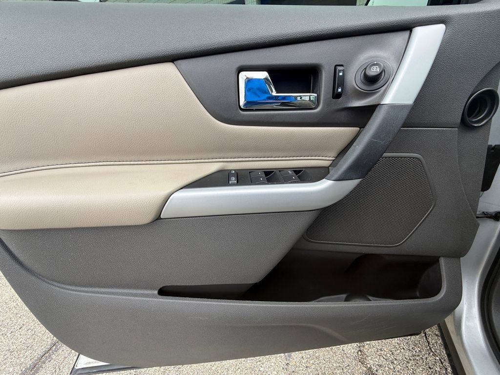 Used 2014 Ford Edge SEL w/ Equipment Group 205A AWD/4WD image 16