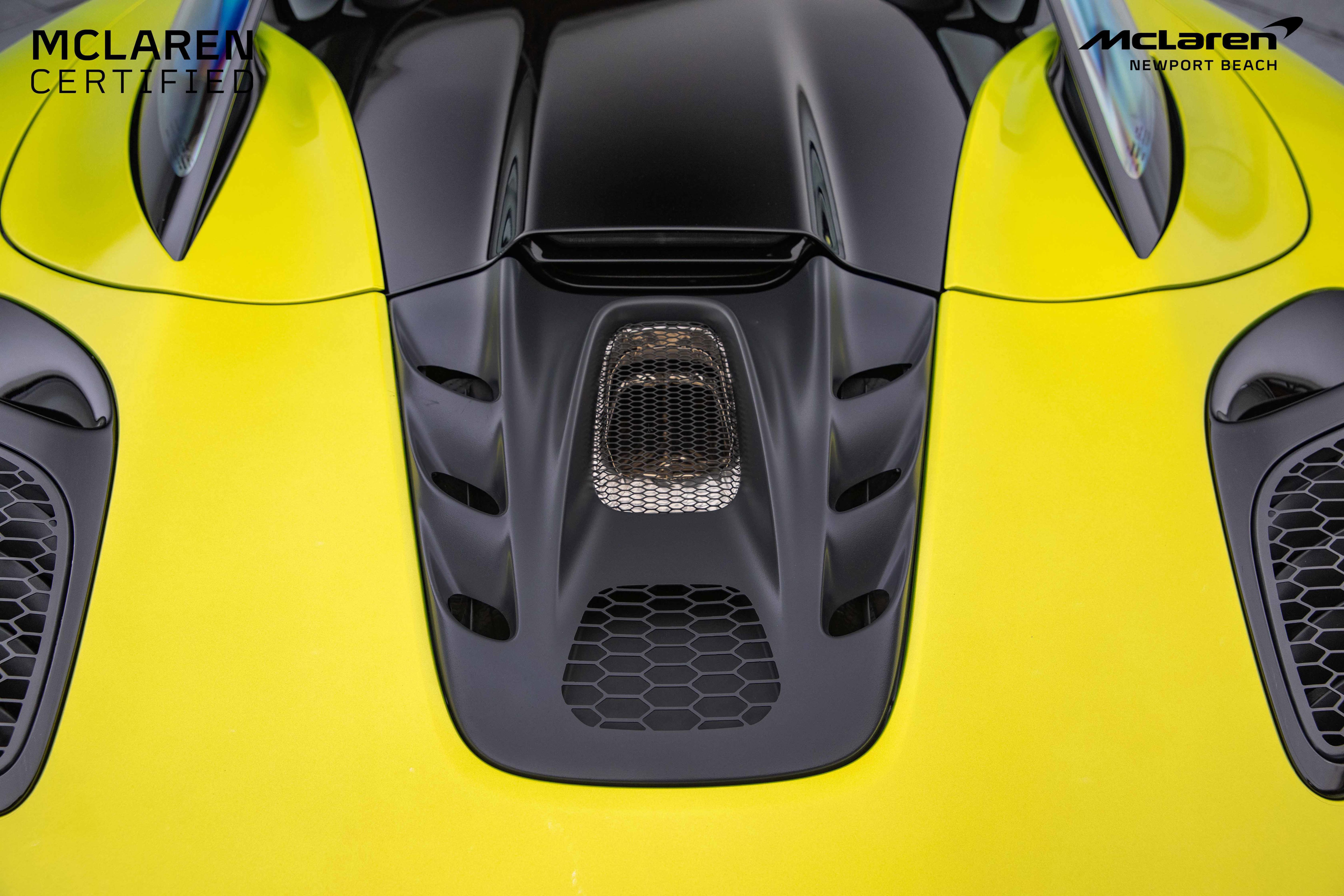 Used 2025 McLaren Artura Spider image 14