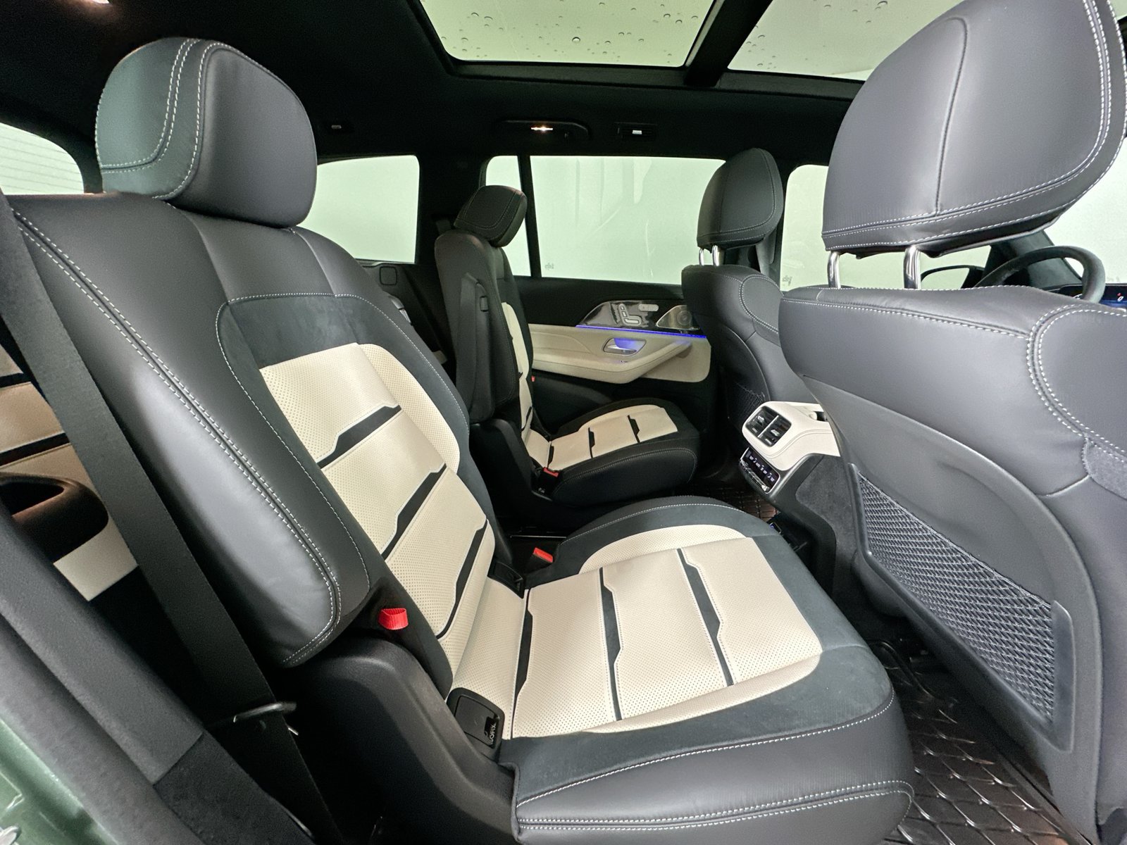 Used 2026 Mercedes-Benz GLS 63 AMG 4MATIC image 40
