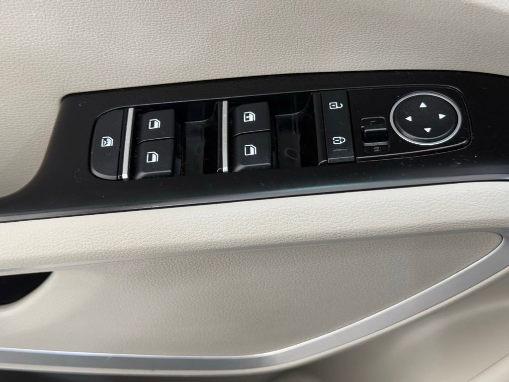 Used 2023 Kia Soul LX image 27