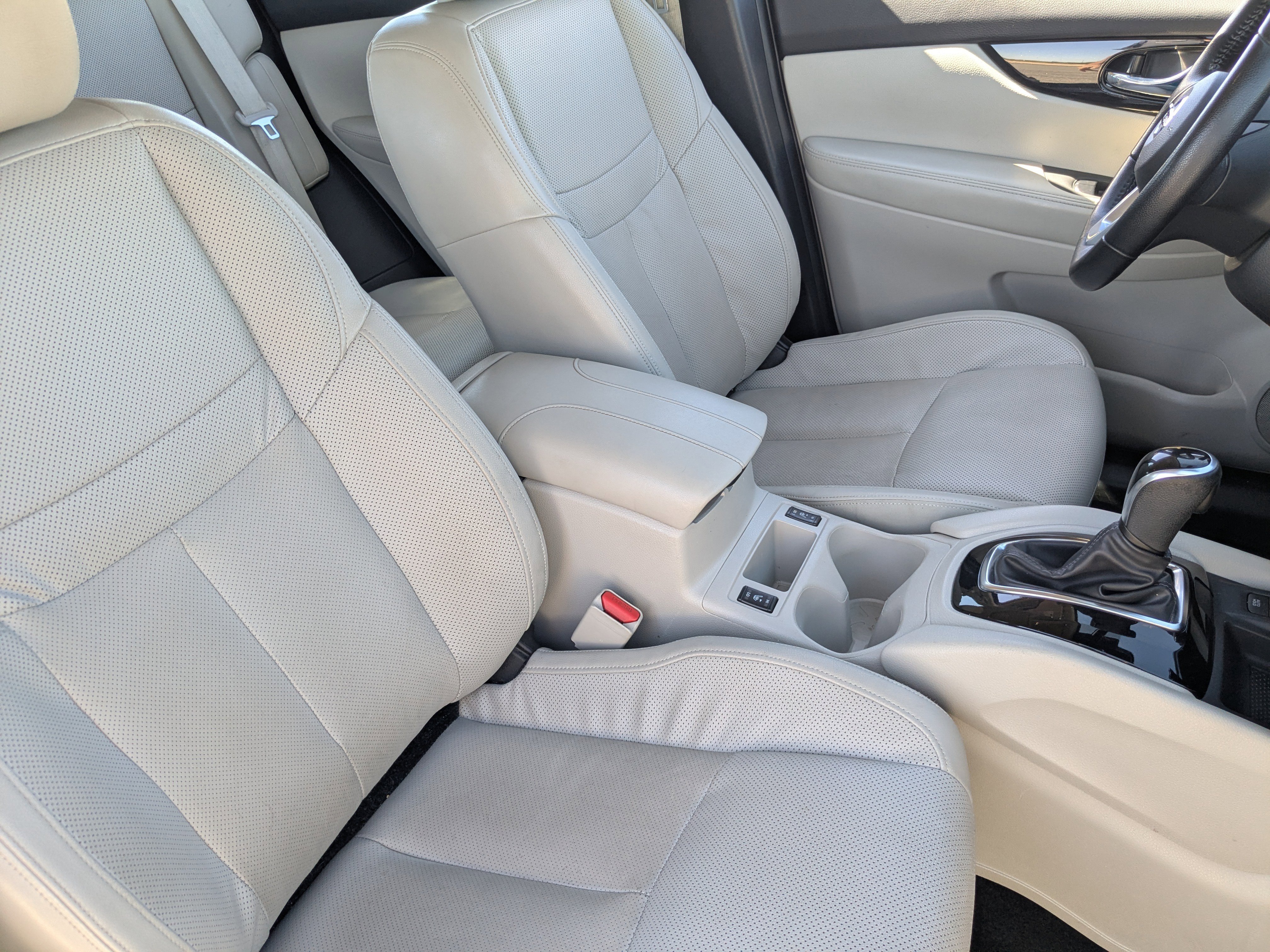 Used 2022 Nissan Rogue Sport SL w/ Premium Package image 11