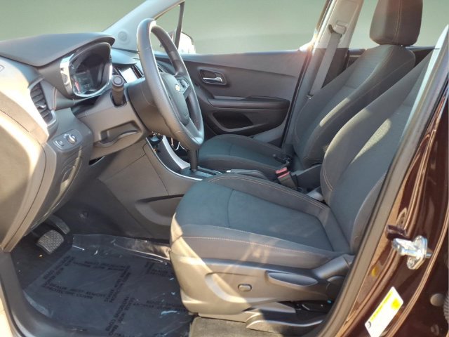 Used 2022 Chevrolet Trax LS w/ Tint and Cruise Package AWD/4WD image 24