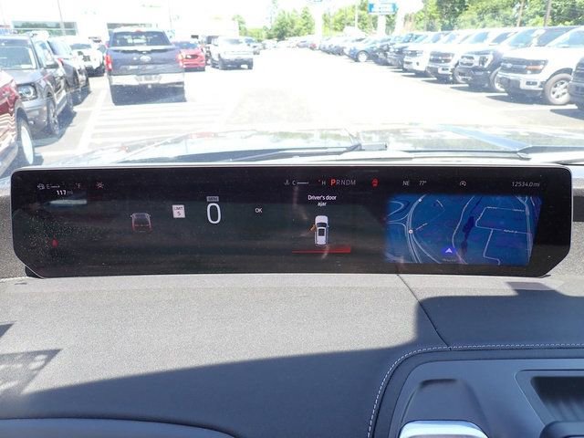 Used 2025 Ford Expedition Platinum AWD/4WD image 30