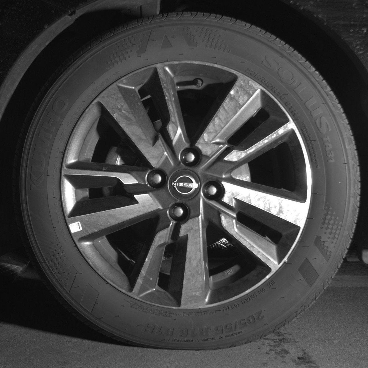 Used 2025 Nissan Versa SV image 12