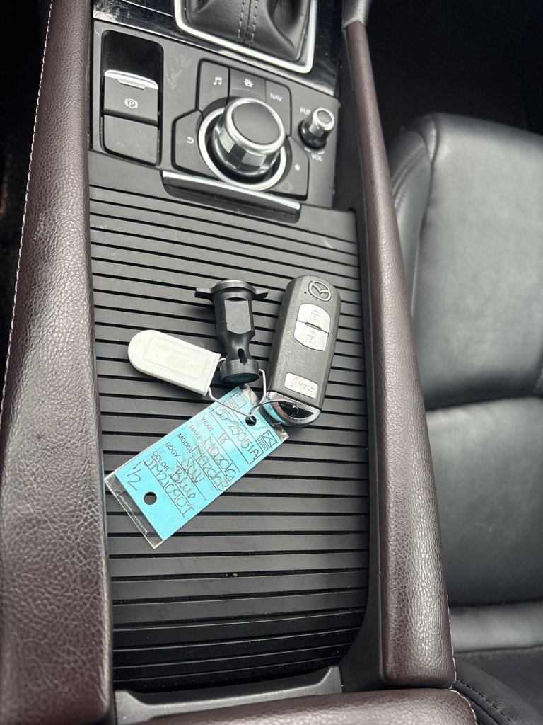 Used 2018 MAZDA MAZDA3 Touring image 32