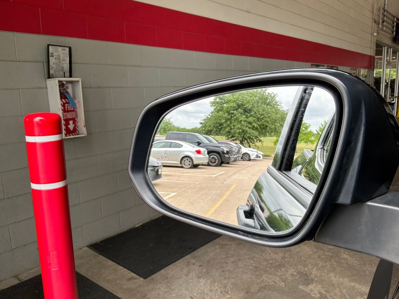 Used 2025 Toyota Tacoma TRD Off-Road image 17