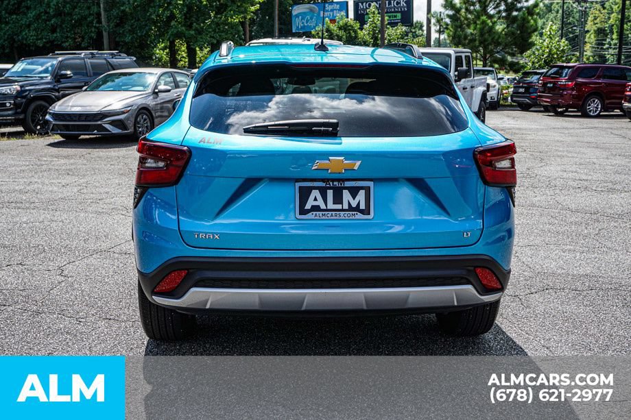 Used 2025 Chevrolet Trax LT FWD image 10