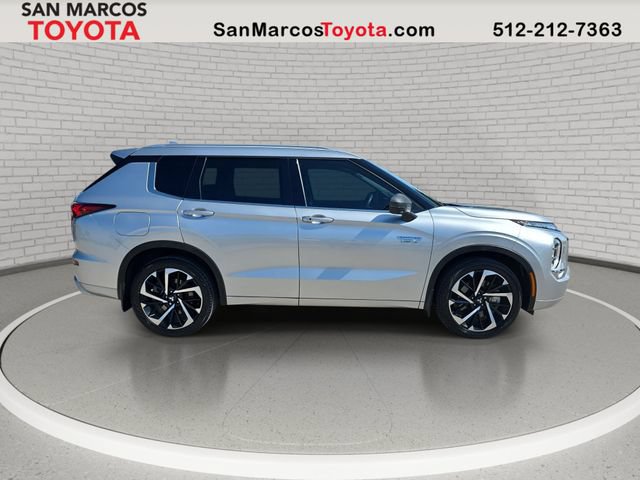 Used 2023 Mitsubishi Outlander 4WD Plug-In Hybrid image 5