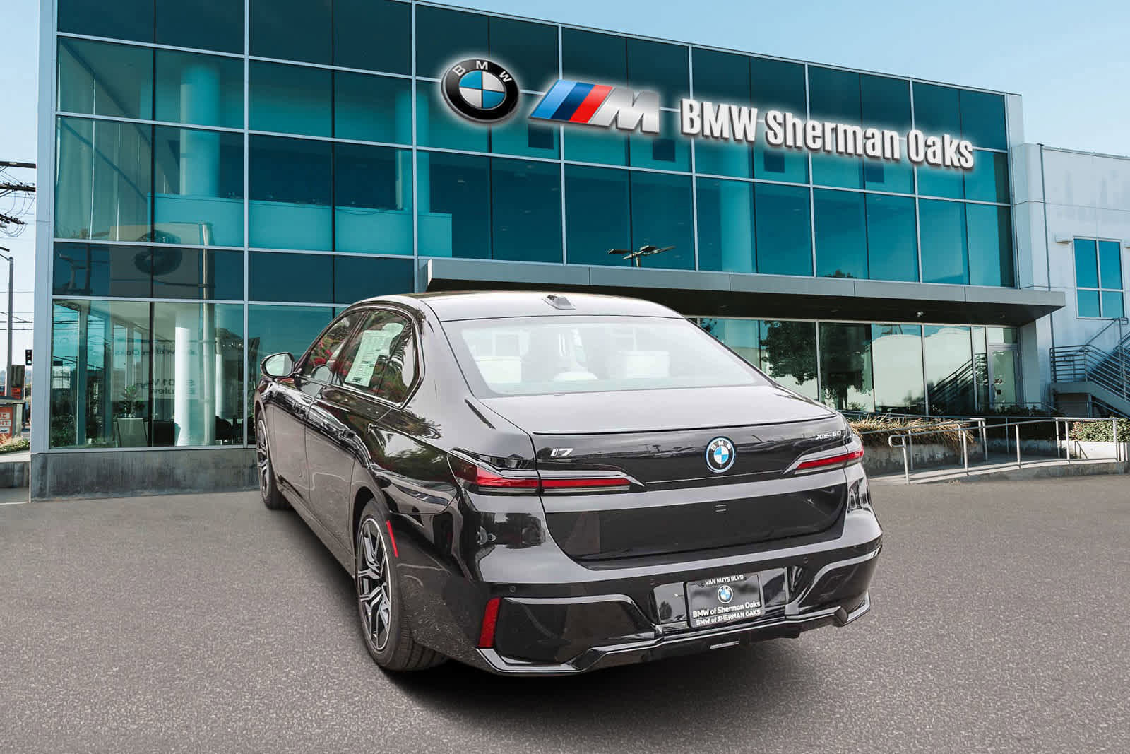 New 2026 BMW i7 xDrive60 w/ Executive Package image 12