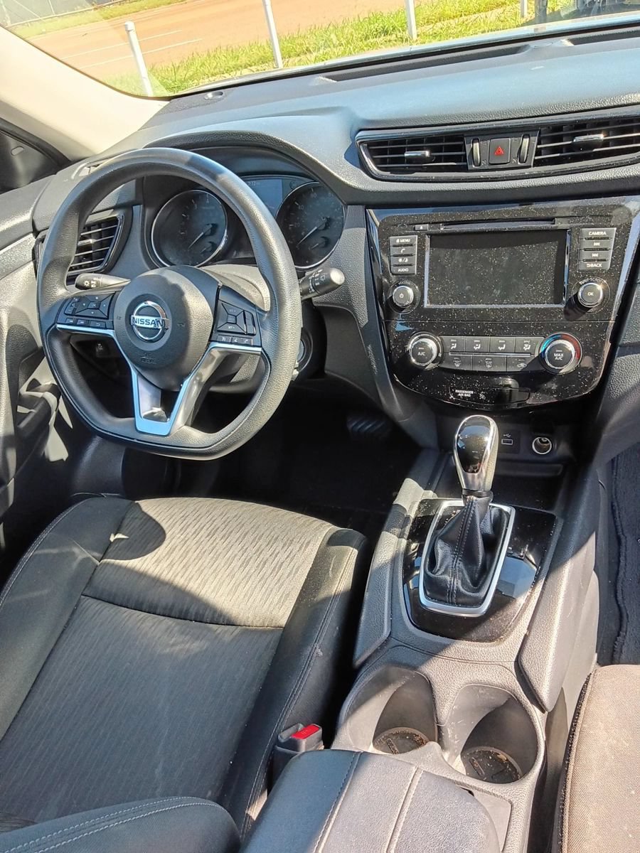 Used 2018 Nissan Rogue S FWD image 13