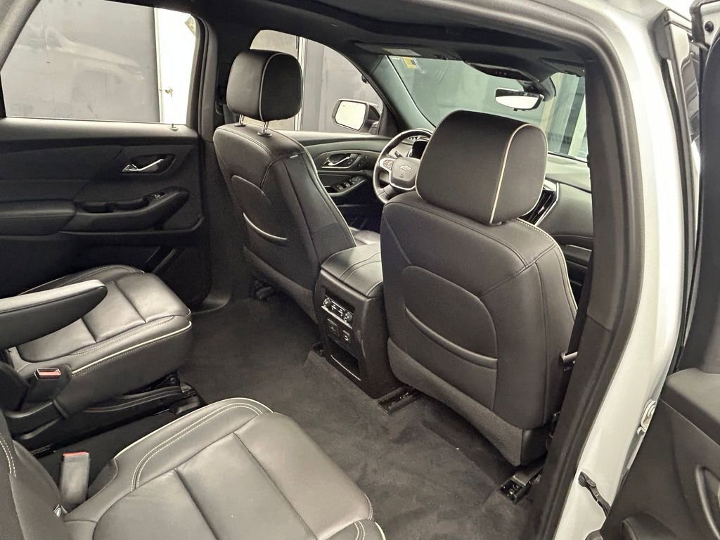 Used 2023 Chevrolet Traverse Premier w/ Redline Edition image 46