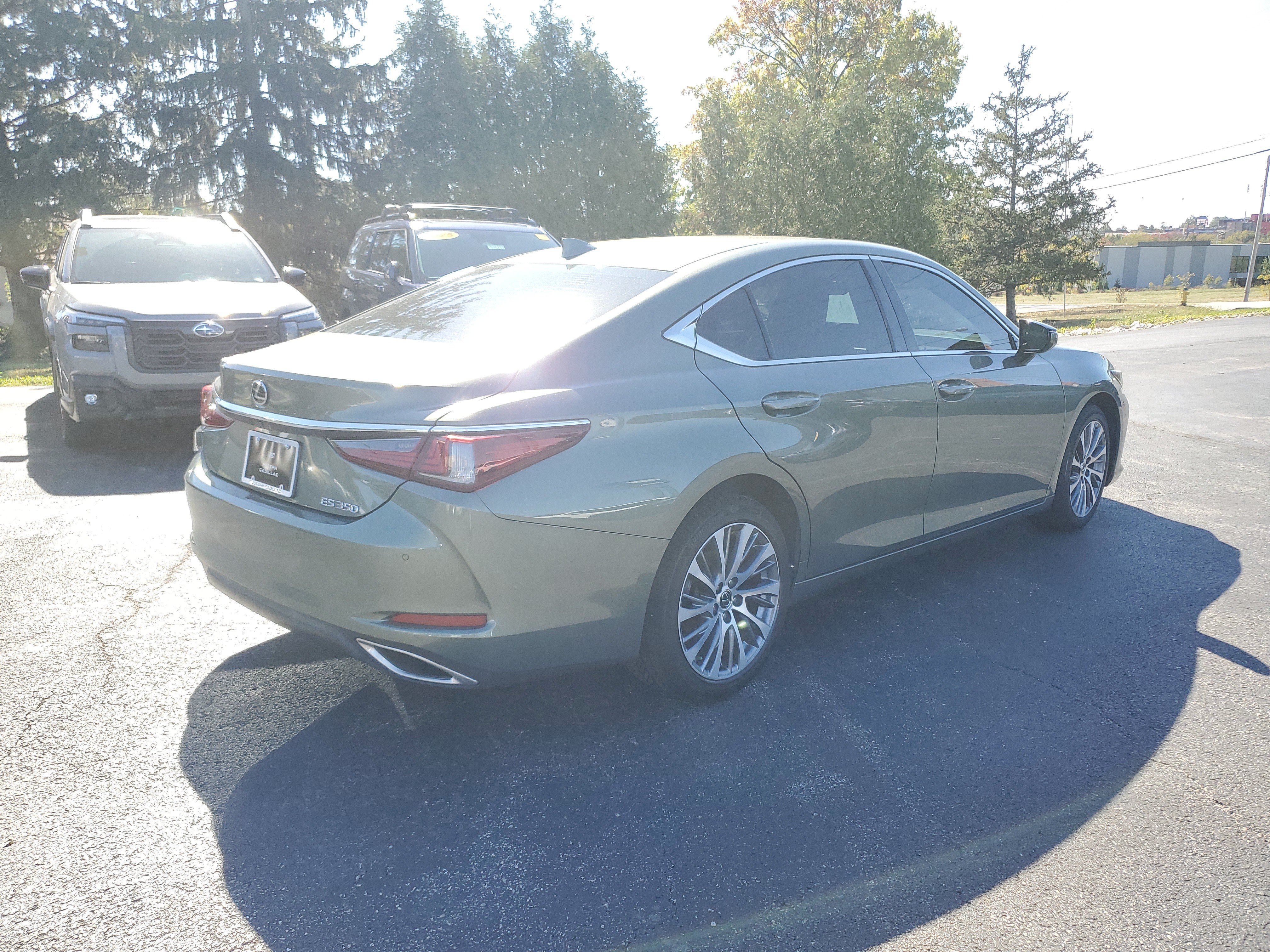 Used 2019 Lexus ES 350 w/ Premium Package FWD image 3