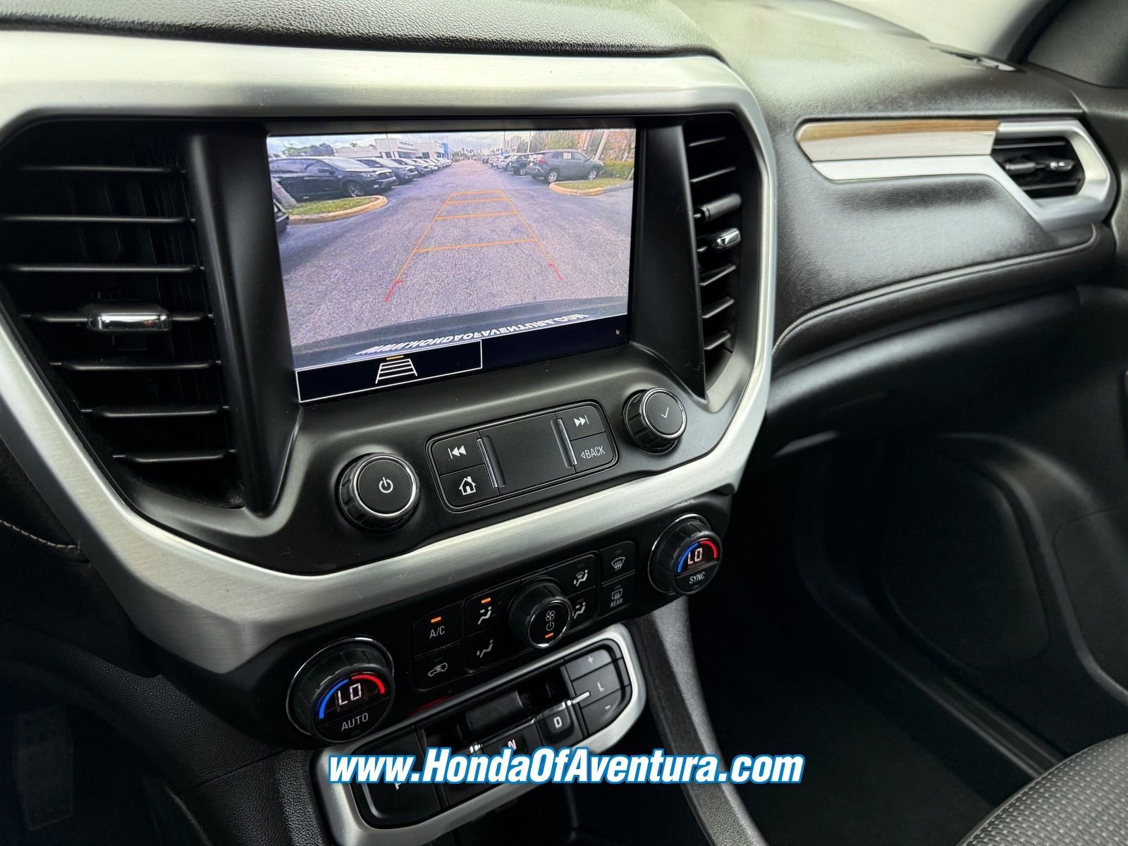 Used 2021 GMC Acadia SLE w/ Driver Convenience Package image 26