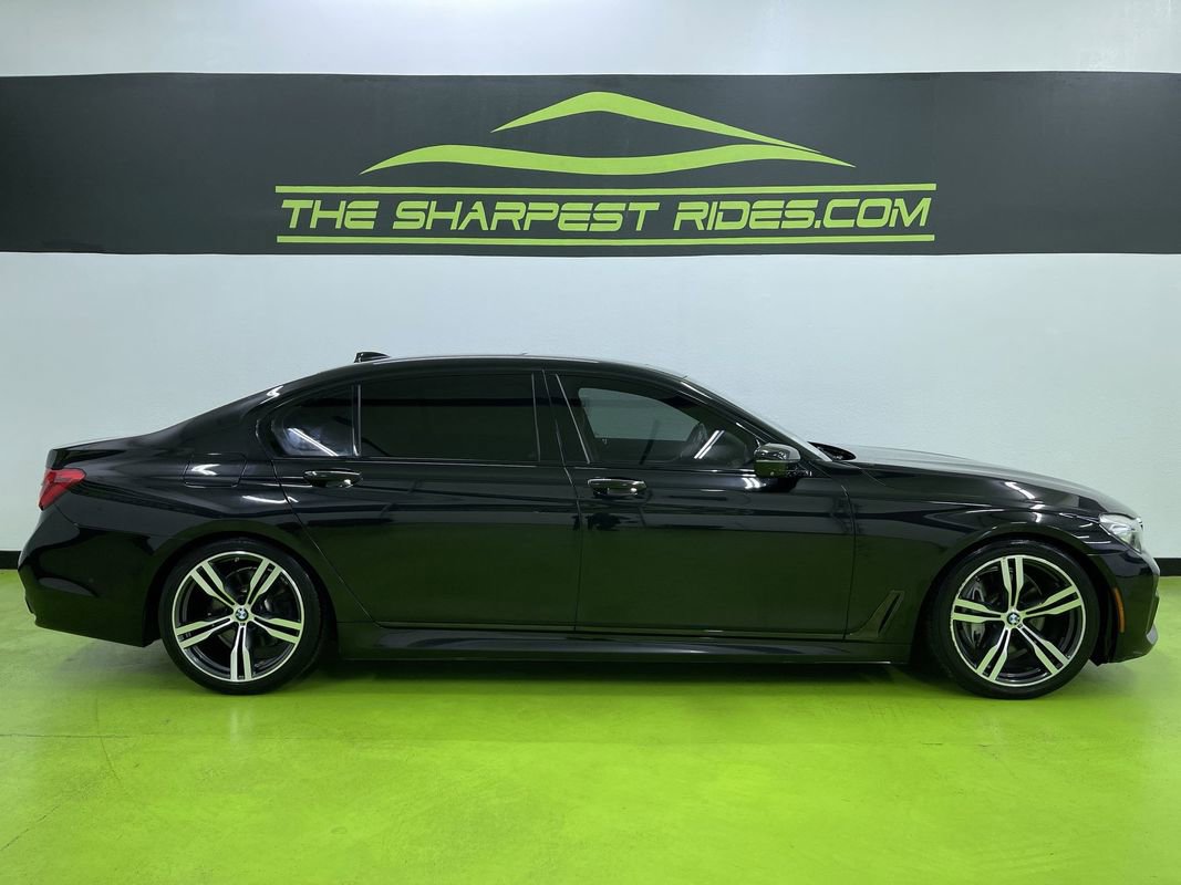 Used 2017 BMW 740i image 11