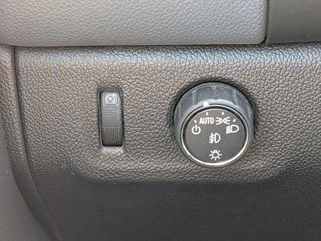 Used 2015 Chevrolet Colorado Z71 RWD image 18