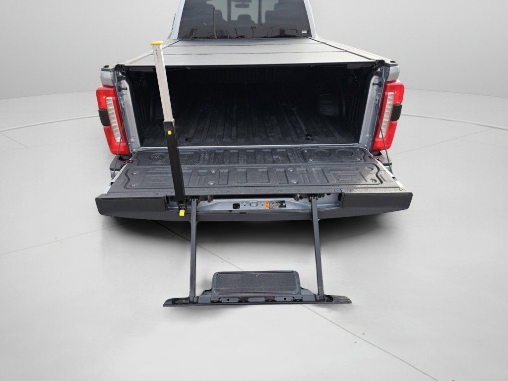 Used 2023 Ford F250 Lariat w/ Lariat Ultimate Package image 28