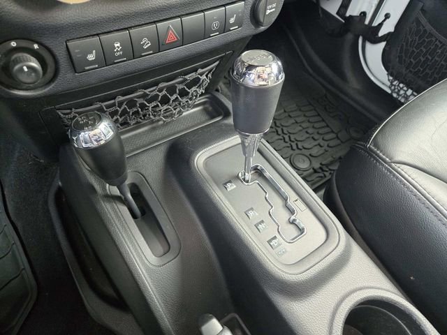 Used 2016 Jeep Wrangler Unlimited Sahara image 29