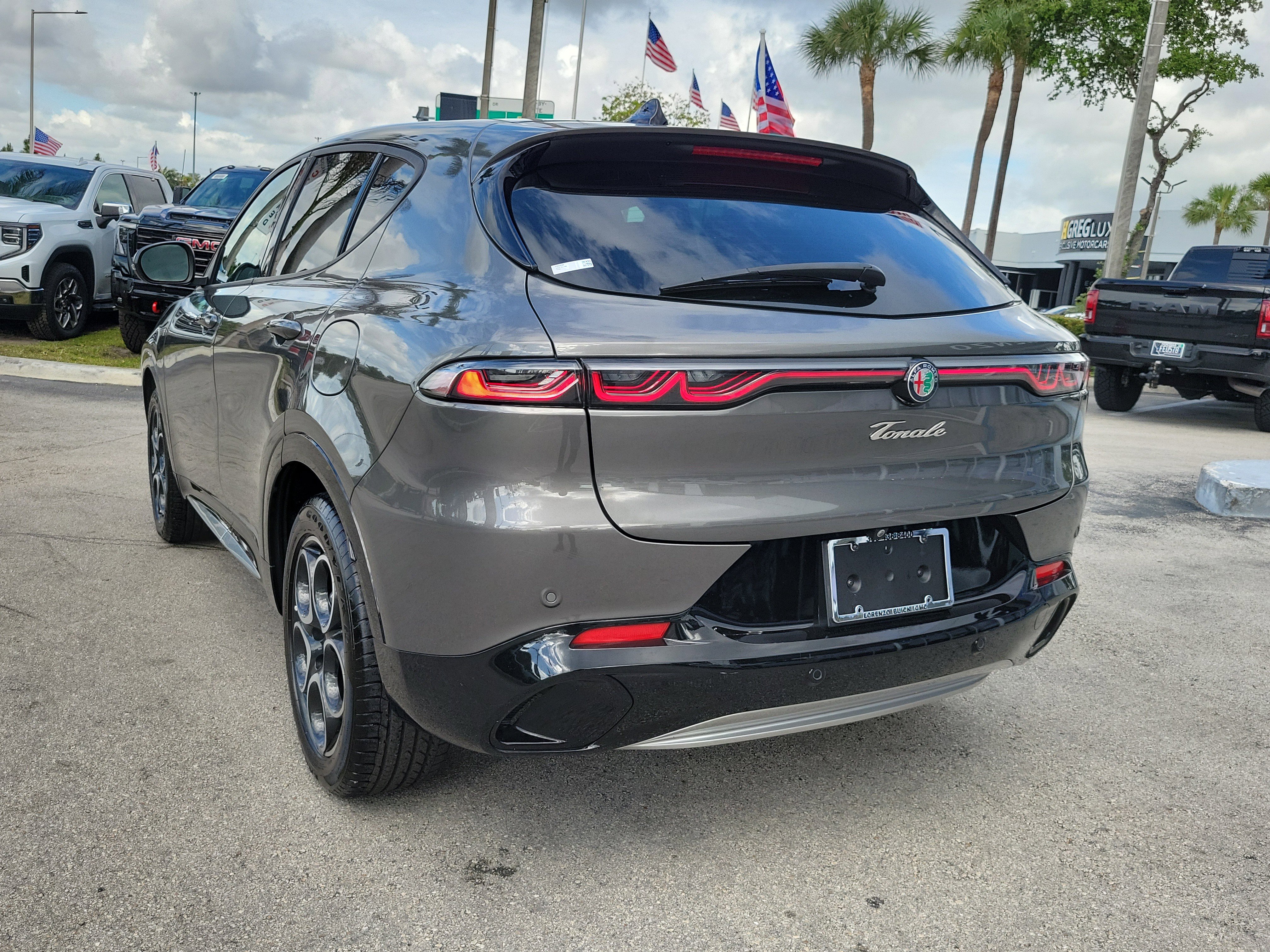 Used 2024 Alfa Romeo Tonale Ti w/ Premium Interior Package AWD/4WD image 7