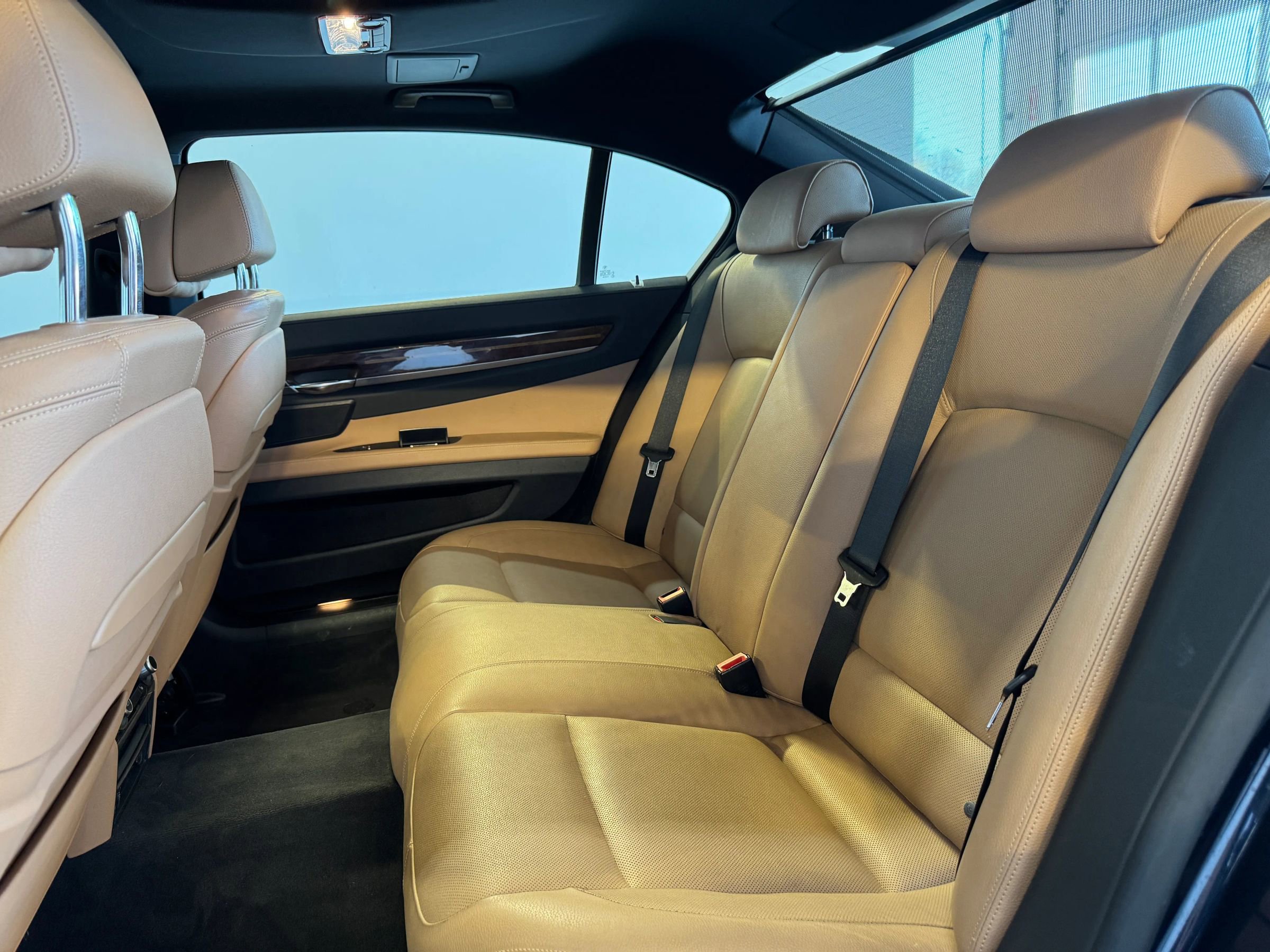 Used 2015 BMW 740Li xDrive AWD/4WD image 24