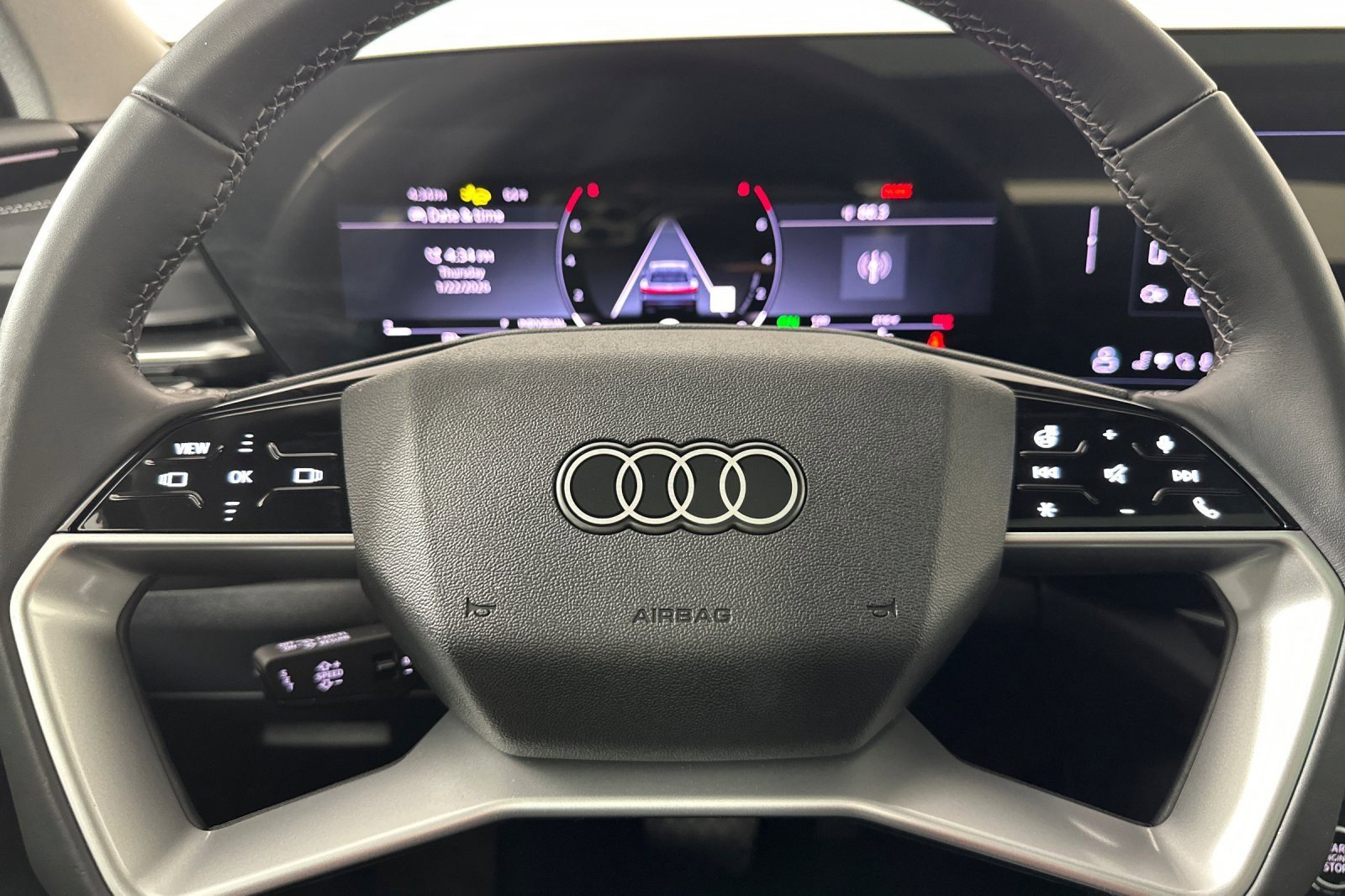 Used 2025 Audi Q5 Premium w/ Convenience Package image 22