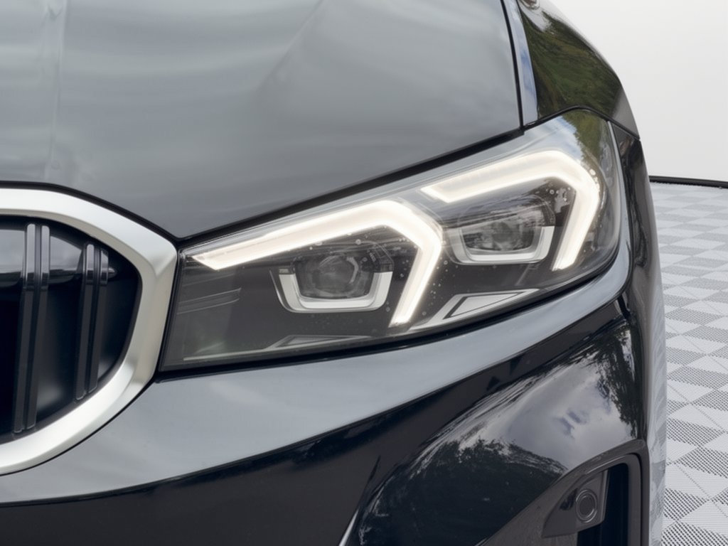 New 2026 BMW 330i xDrive Sedan w/ Premium Package AWD/4WD image 12