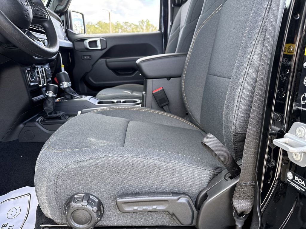 New 2026 Jeep Gladiator Sport image 12