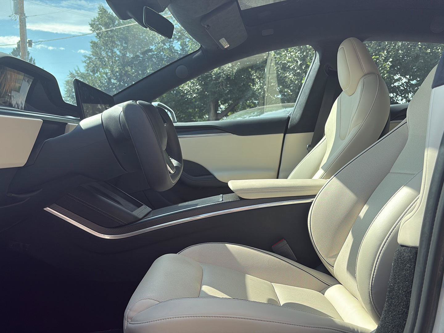Used 2022 Tesla Model S Plaid AWD/4WD image 16