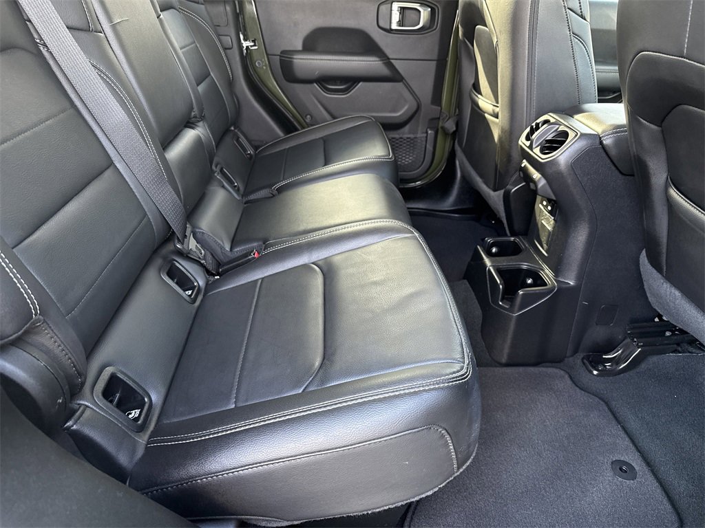 Used 2022 Jeep Gladiator Overland w/ Popular Equipment Package image 17