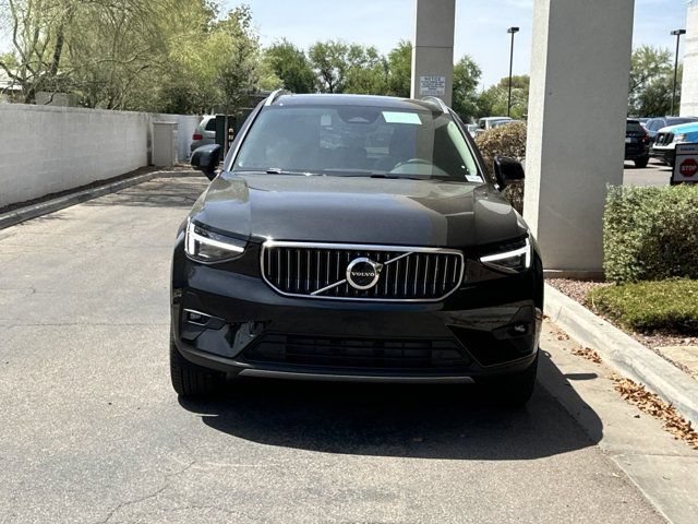 New 2024 Volvo XC40 B5 Plus w/ Climate Package AWD/4WD image 2