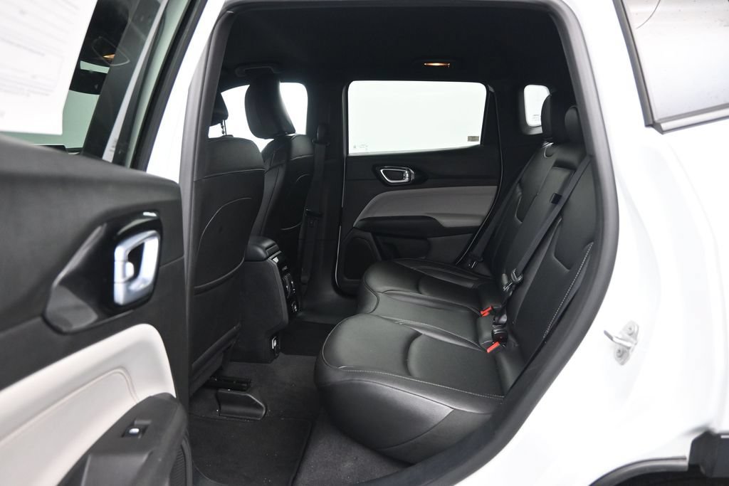 Used 2025 Jeep Compass Limited AWD/4WD image 26