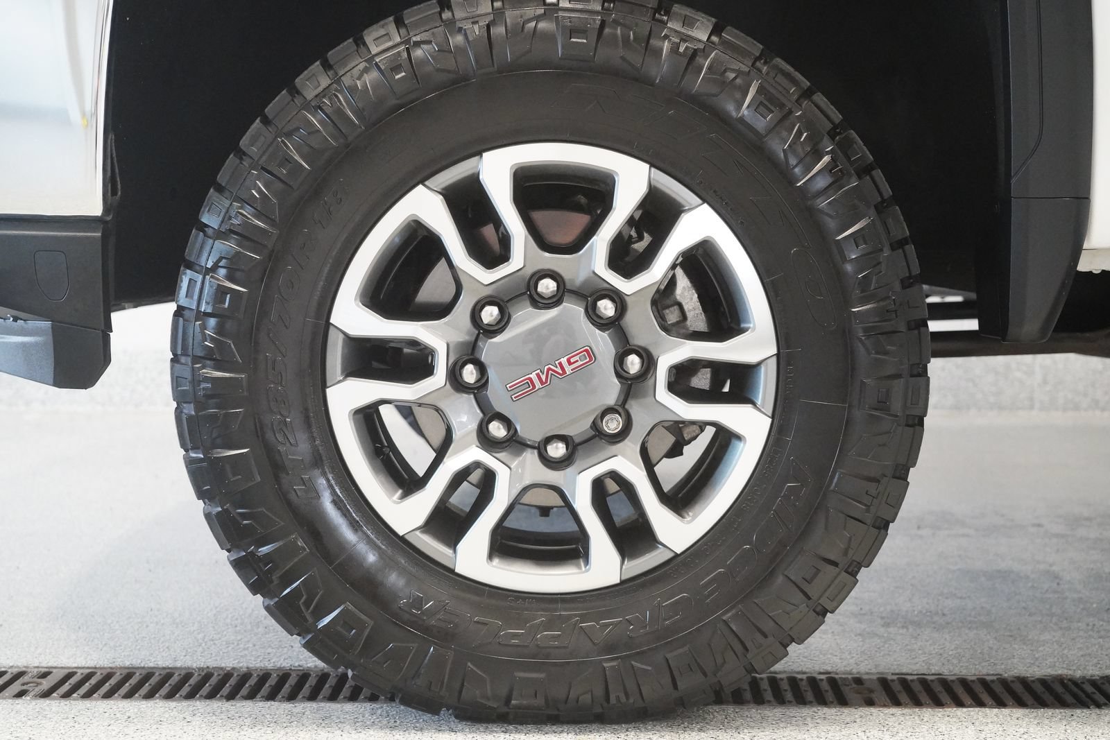 Used 2023 GMC Sierra 2500 SLT w/ SLT Preferred Package AWD/4WD image 8