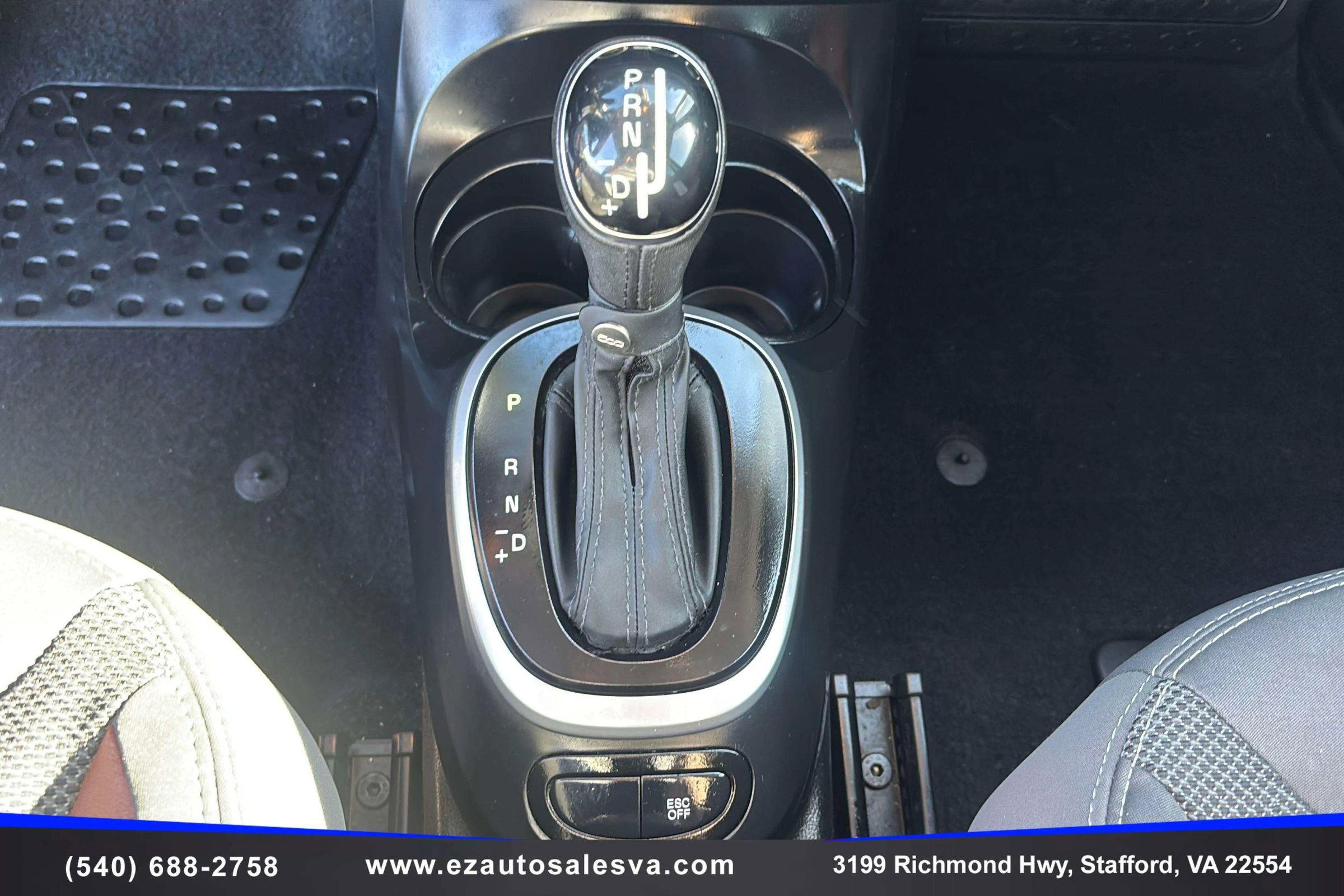 Used 2014 FIAT 500L Trekking w/ Popular Equipment Group image 18