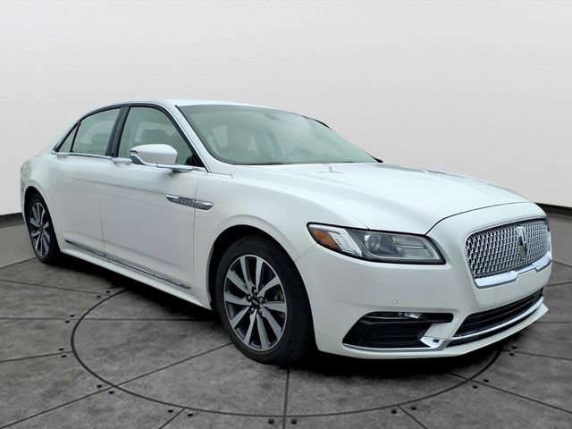 Used 2017 Lincoln Continental Premiere image 3