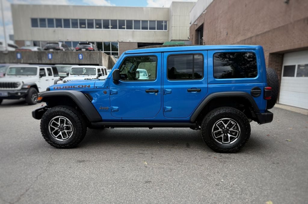 Used 2025 Jeep Wrangler Unlimited Rubicon w/ Safety Group AWD/4WD image 14