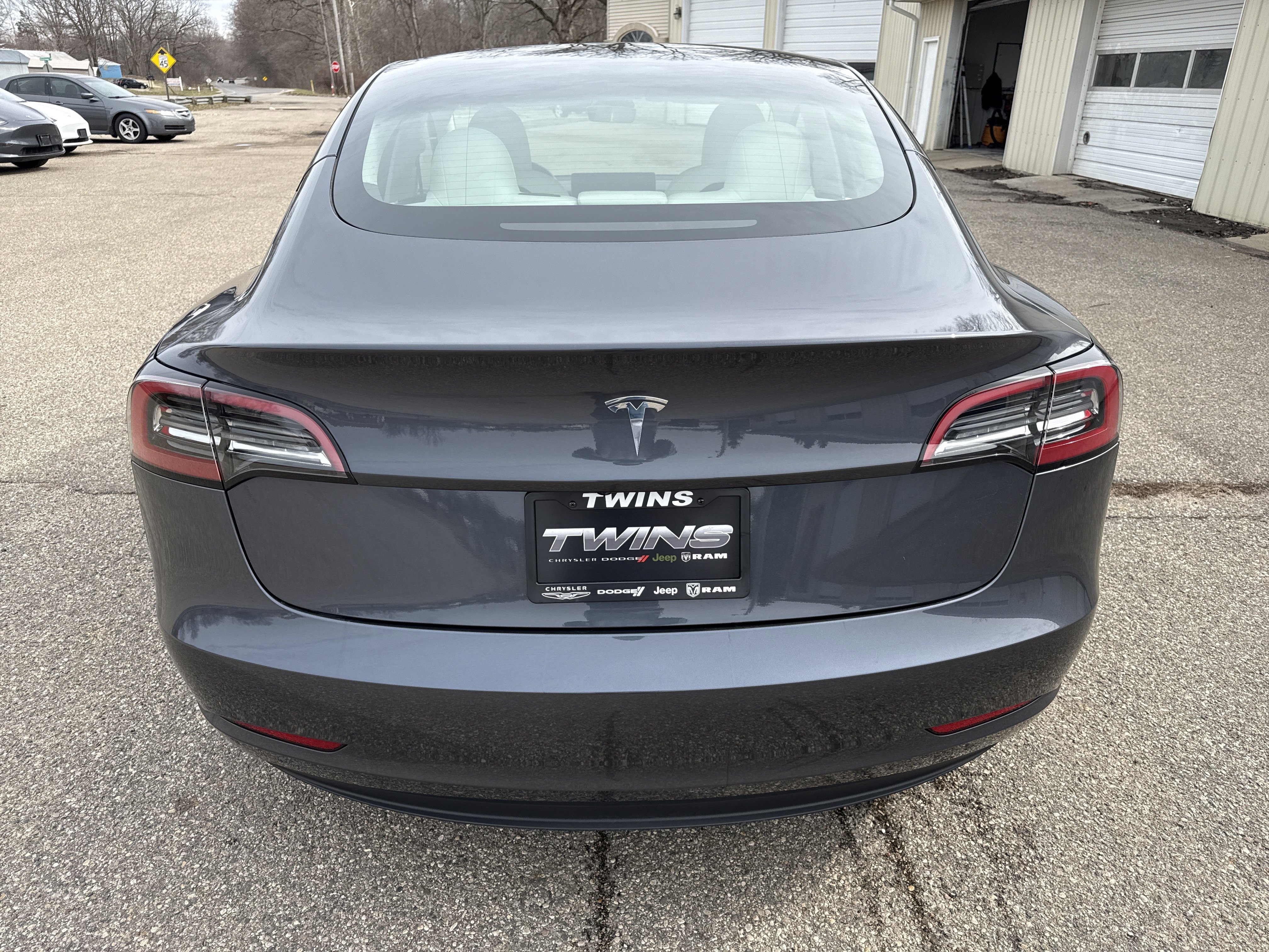 Used 2023 Tesla Model 3 Standard Range image 9