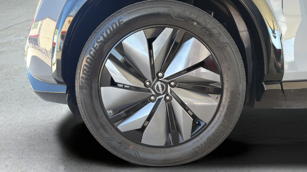 Certified 2023 Nissan Ariya AWD image 14