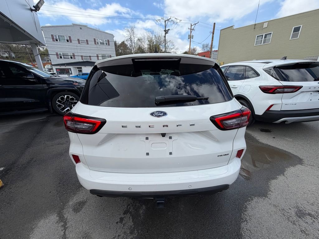 Used 2023 Ford Escape ST-Line Select w/ Tech Pack #2 AWD/4WD image 4