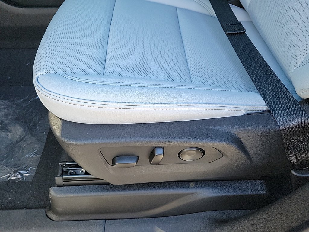 New 2026 Chevrolet Suburban Premier AWD/4WD image 14