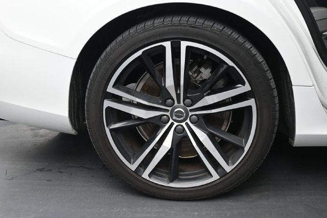 Used 2021 Volvo S60 T8 R-Design Expression w/ Premium Package AWD/4WD image 37