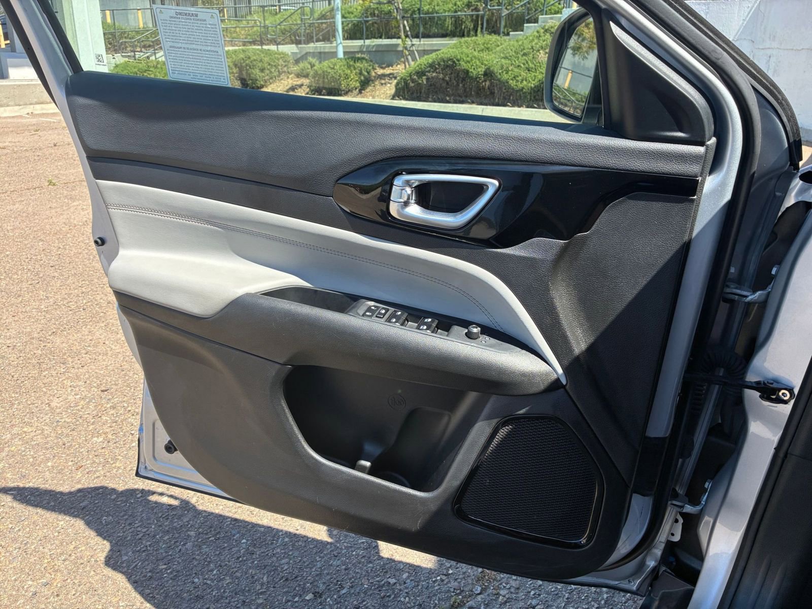 Used 2025 Jeep Compass Limited image 18