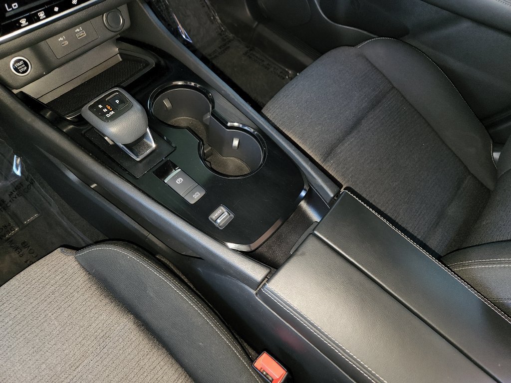 Used 2021 Nissan Rogue SV FWD image 23