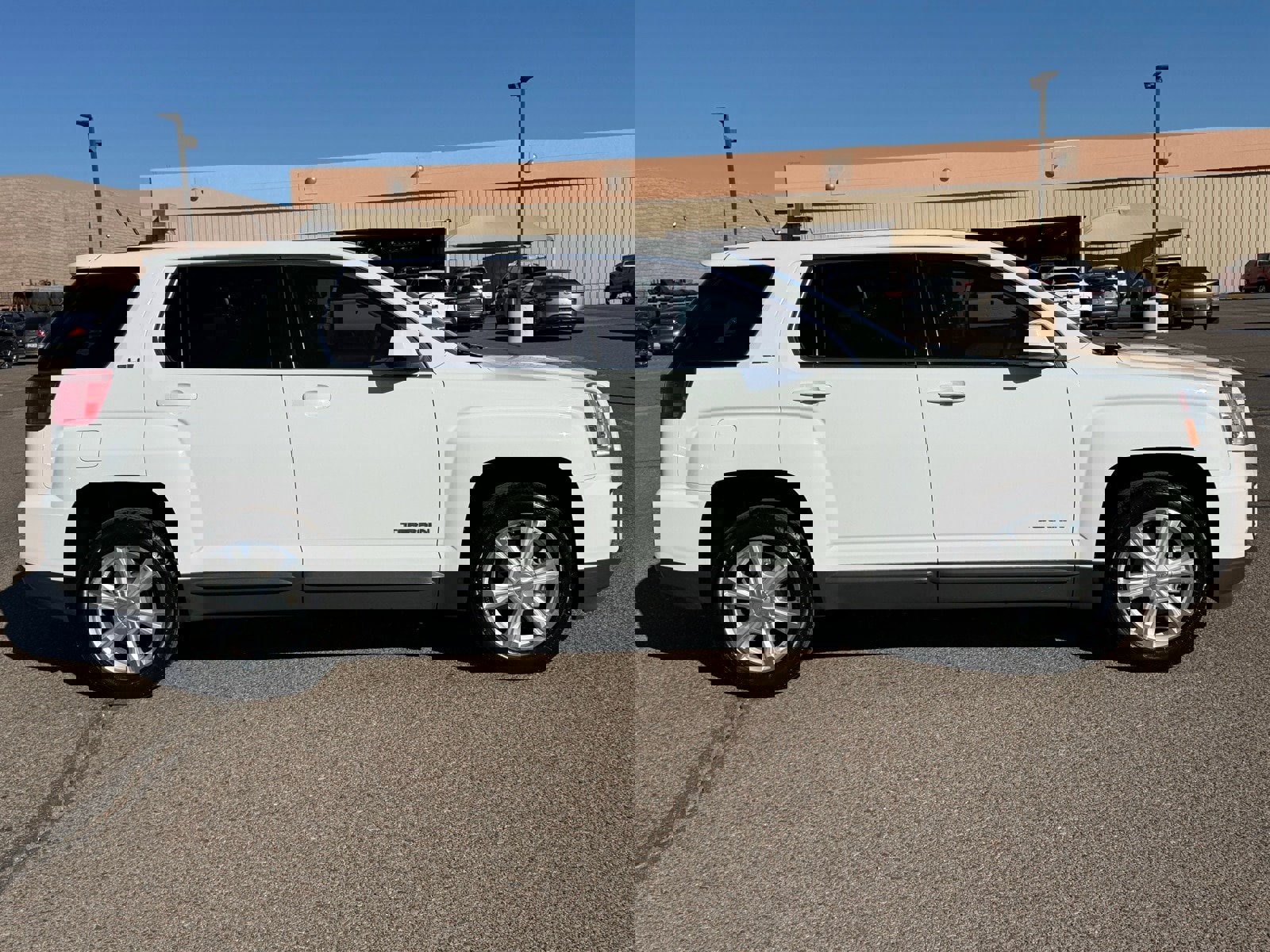 Used 2017 GMC Terrain SLE image 4