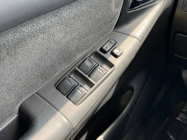 Used 2005 Toyota Corolla S FWD image 29