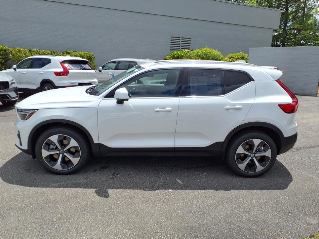 New 2025 Volvo XC40 B5 Core w/ Protection Package Premier image 8