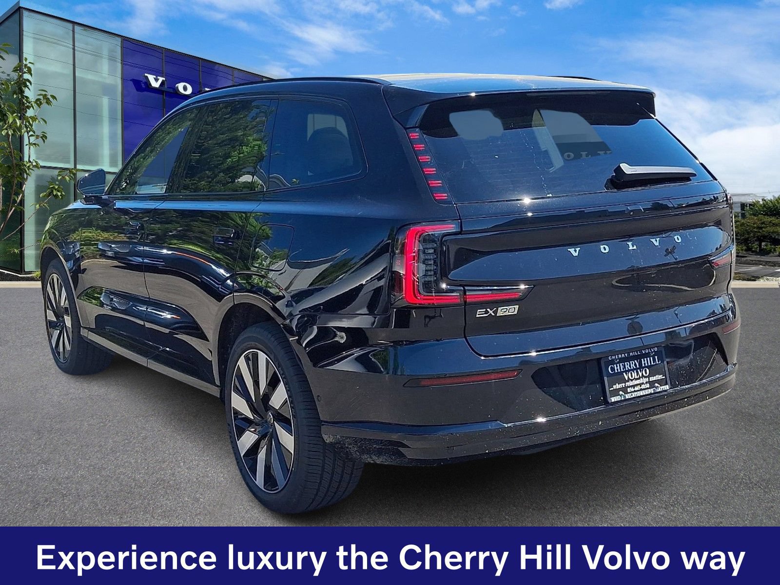 New 2026 Volvo EX90 Plus RWD image 3