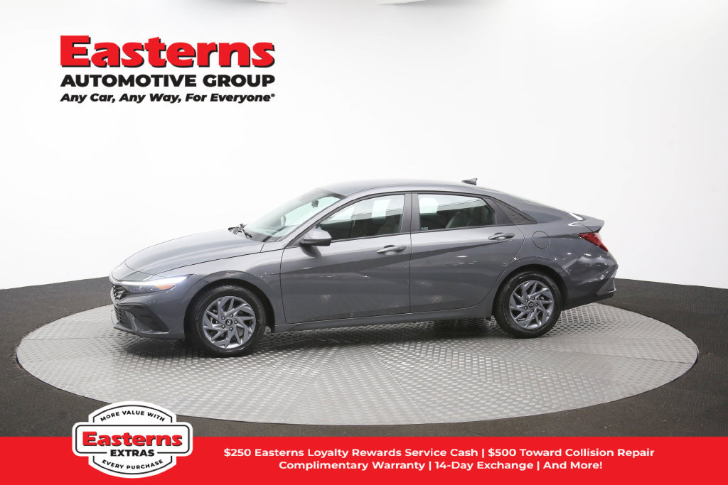 Used 2025 Hyundai Elantra Hybrid FWD image 58