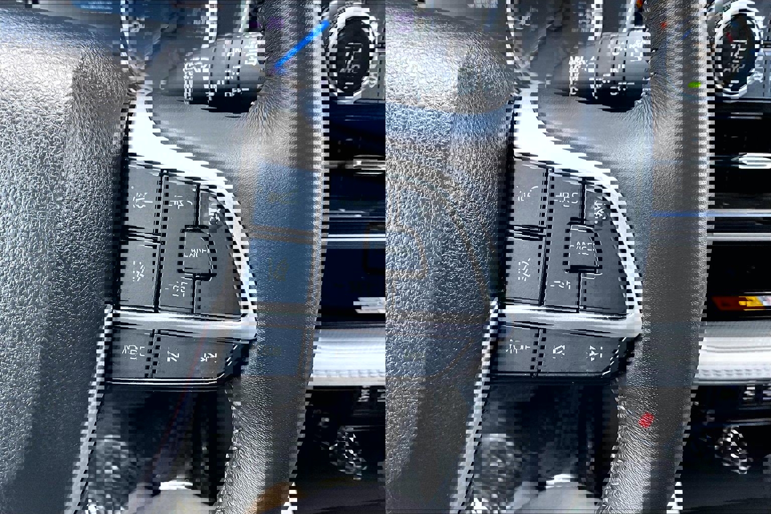 Used 2023 Toyota Highlander XLE image 18