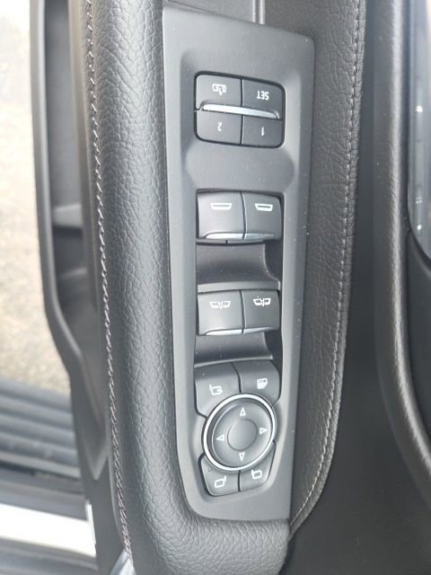 Used 2021 GMC Yukon Denali w/ Denali Premium Package AWD/4WD image 12